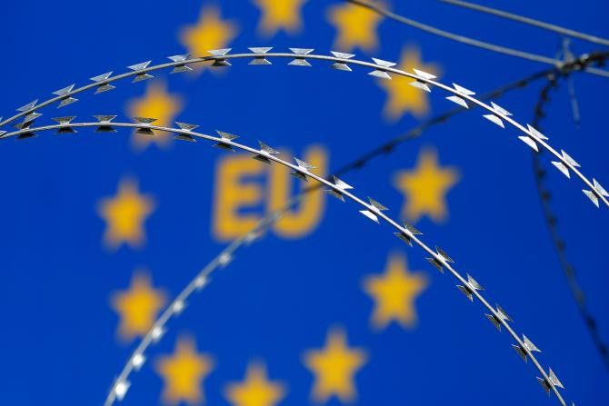 Κομισιόν: Η άρση της Σένγκεν εγκυμονεί κινδύνους για την ανάπτυξη στην Ε.Ε