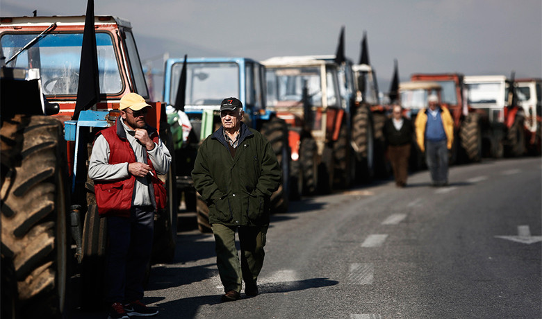 Σε 24ωρο αποκλεισμό των Τεμπών προχωρούν οι αγρότες