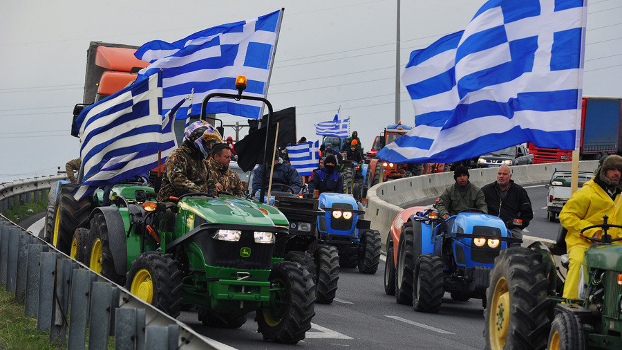 Αγρότες απέκλεισαν την Τράπεζα της Ελλάδος στα Χανιά