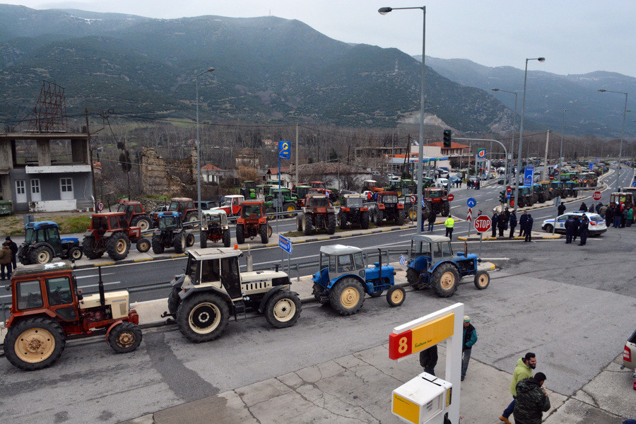 Βούλγαροι οδηγοί έσπασαν το μπλόκο των αγροτών του Προμαχώνα