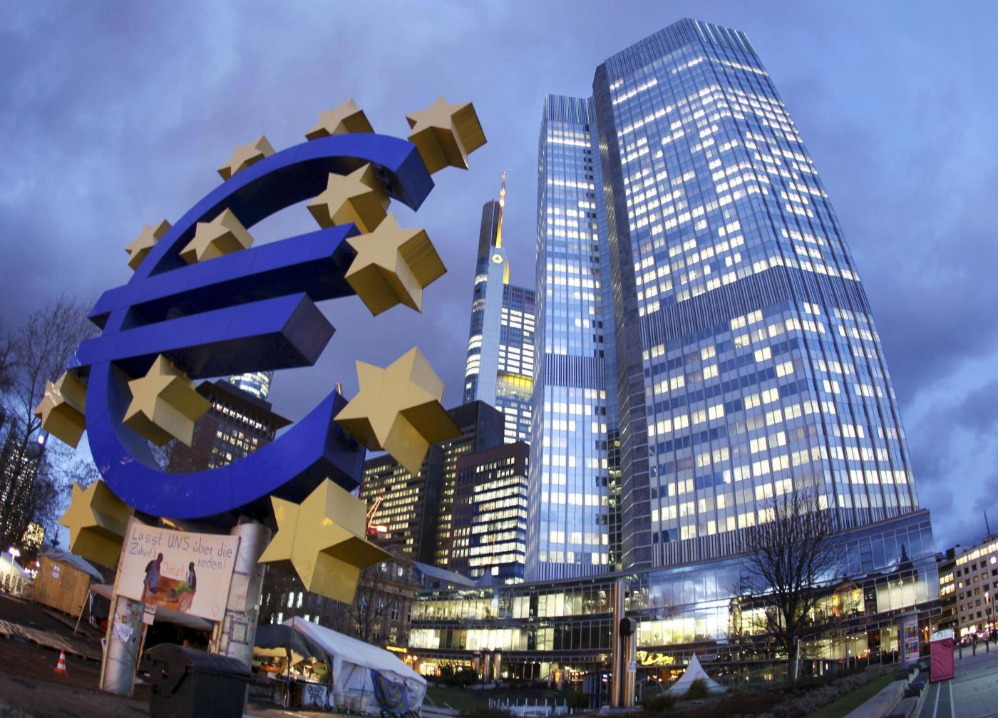 Έκθεση της ΕΚΤ: Δεν επιτυγχάνεται δημοσιονομική προσαρμογή με αύξηση της φορολογίας