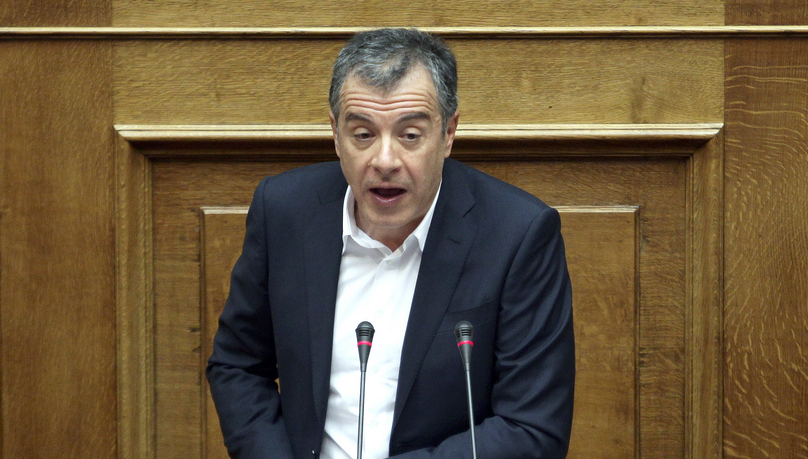 Σταύρος Θεοδωράκης: Οι προηγούμενοι έκλεισαν την ΕΡΤ κι εσείς θα κλείσετε τους ιδιωτικούς σταθμούς