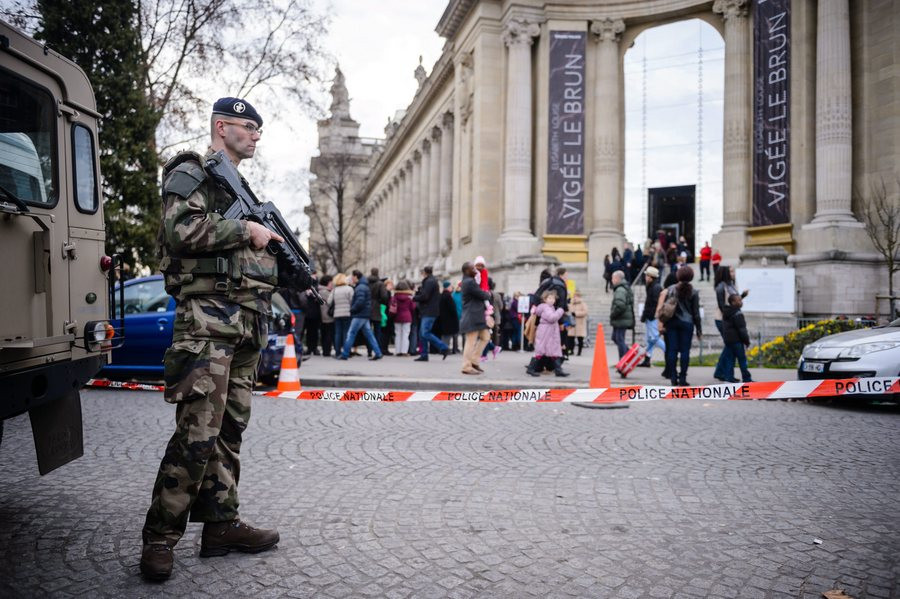 Παράταση της κατάστασης έκτακτης ανάγκης στη Γαλλία