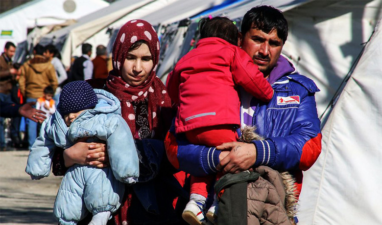 Ασφυκτική η κατάσταση: Χιλιάδες εγκλωβισμένοι πρόσφυγες στην Ειδομένη