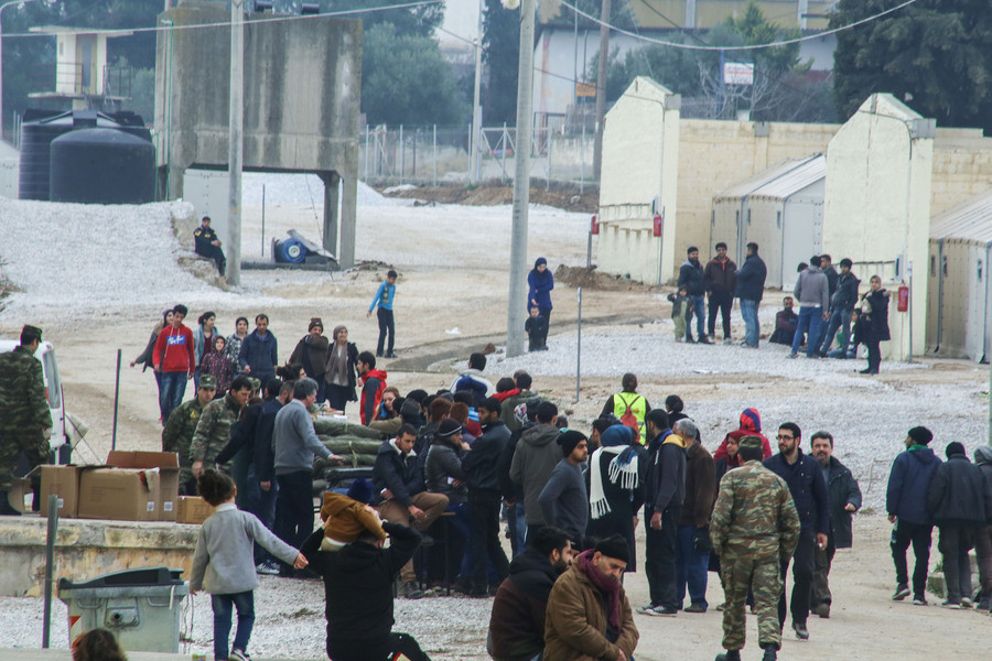 Πρόσφυγες έριξαν τον φράχτη στα Διαβατά και έφυγαν για τα σύνορα