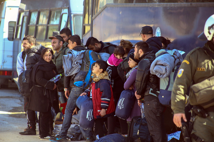 Επιστρέφουν στα Διαβατά οι πρόσφυγες που ξεκίνησαν για Ειδομένη
