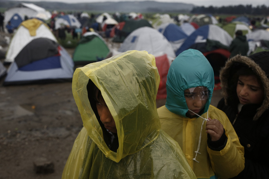 Βρυξέλλες: Εγκρίθηκε η ανθρωπιστική βοήθεια προς την Ελλάδα για τους πρόσφυγες