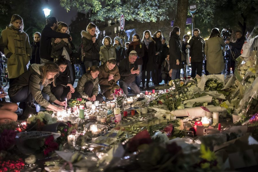 Μαχητές του Ισλαμικού Κράτους τρεις από τους δράστες των επιθέσεων στο Παρίσι