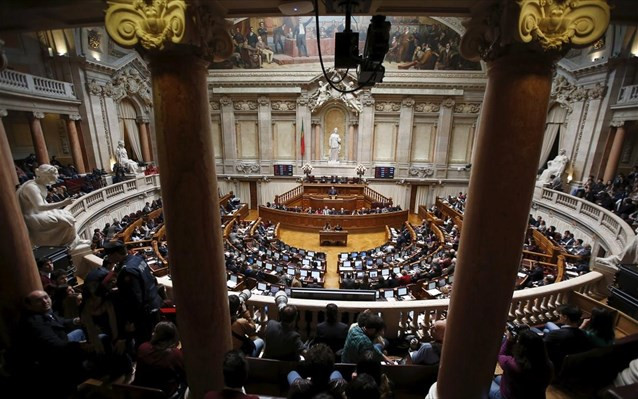 Πορτογαλία: Εγκρίθηκε οριστικά ο προϋπολογισμός που βάζει τέλος στη λιτότητα