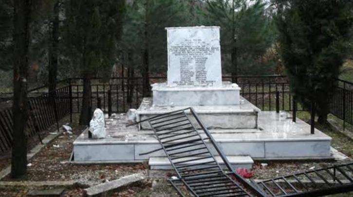 Βανδάλισαν μνημείο του ΕΑΜ στη Νιγρίτα Σερρών