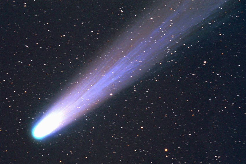 Δύο κομήτες θα περάσουν κοντά από τη Γη τη Δευτέρα και την Τρίτη