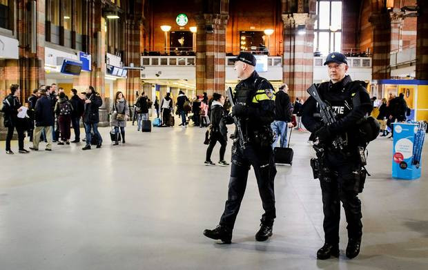 Πυροβολισμοί στον κεντρικό σιδηροδρομικό σταθμό του Άμστερνταμ