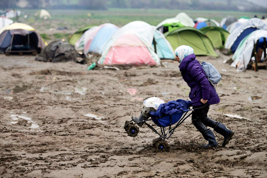 Σε εφαρμογή το σχέδιο εκκένωσης της Ειδομένης