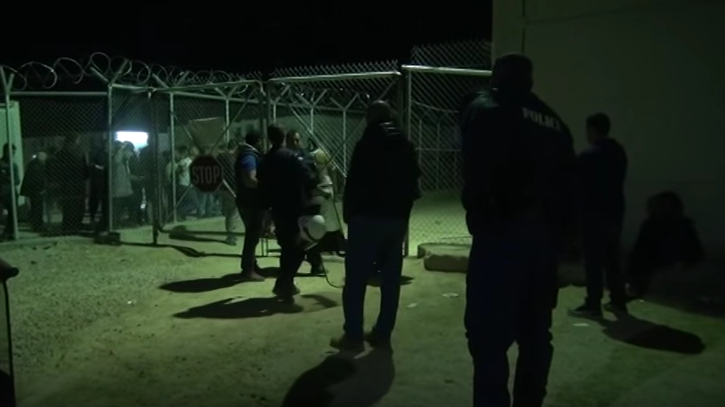 Συμπλοκές με τραυματισμούς ανάμεσα σε πρόσφυγες και μετανάστες στο hotspot της Χίου