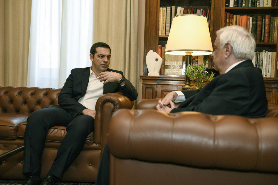 Παυλόπουλος σε Τσίπρα: Να αναλάβει ο ESM τον ρόλο του ΔΝΤ