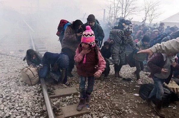 Λήξη «πολέμου» στην Ειδομένη, μετά τις πλαστικές σφαίρες της ΠΓΔΜ στους πρόσφυγες