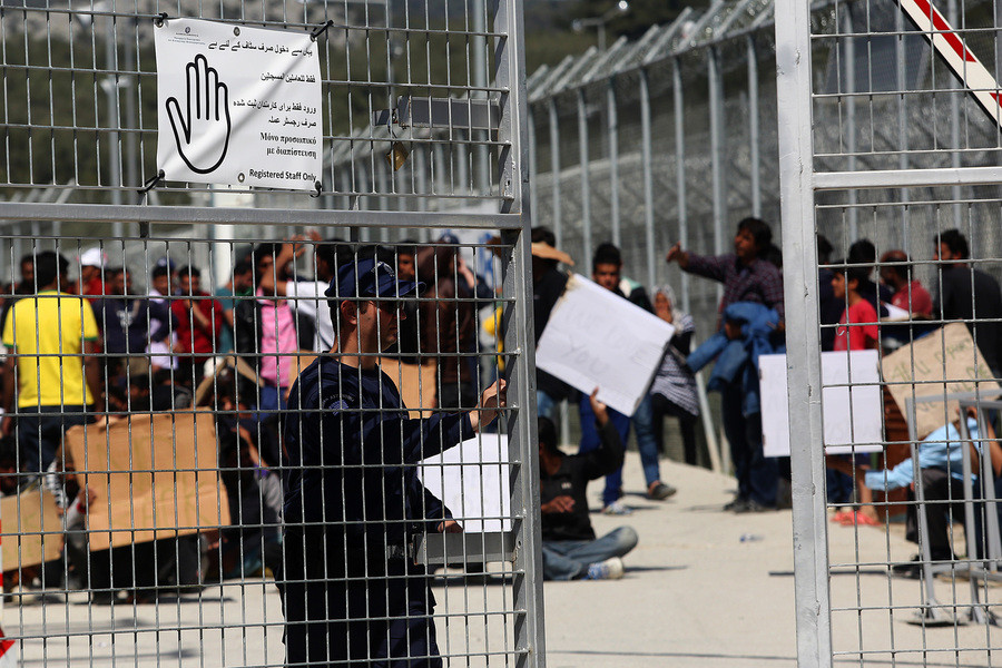 Χώρους προς ενοικίαση για τη δημιουργία κέντρων προσφύγων αναζητά η κυβέρνηση