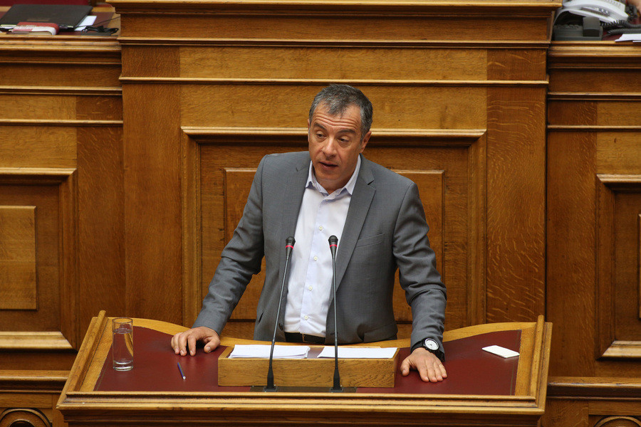 Στ. Θεοδωράκης: Να δώσει τα στοιχεία που έχει στη διάθεσή της η κυβέρνηση για τα δάνεια κομμάτων και ΜΜΕ