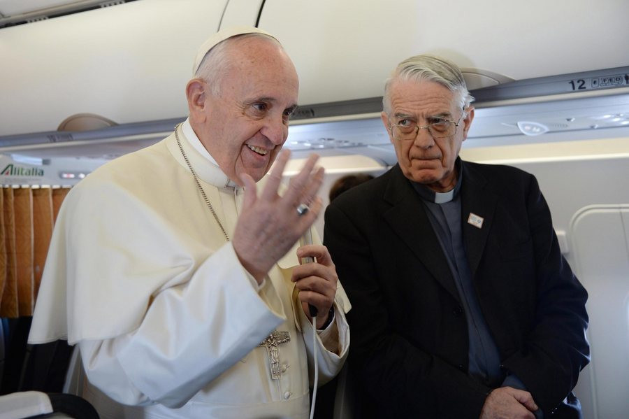 Πάπας: Όχι σε πολιτική εκμετάλλευση της επίσκεψης στη Λέσβο – Ποιοί είναι οι 12 πρόσφυγες που πήρε μαζί του