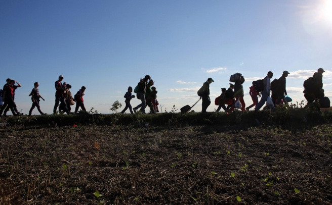 Aκροδεξιοί πολιτοφύλακες κυνηγούν πρόσφυγες στην ανατολική Ευρώπη