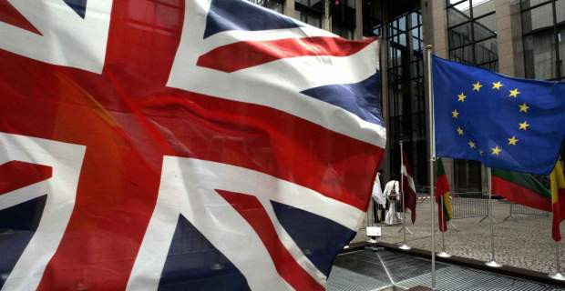 Υπέρ της παραμονής στην Ε.Ε. το 53% των Βρετανών