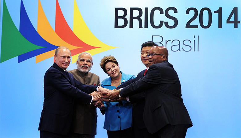 Άνοιξε τα ταμεία της η Τράπεζα των BRICS: Πάνω από 800 εκ. για ανανεώσιμες πηγές ενέργειες