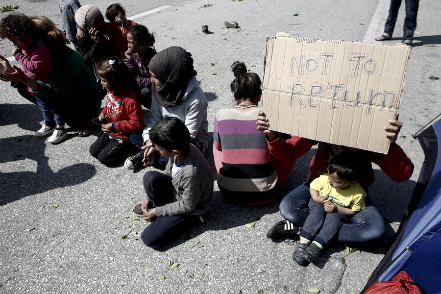 Διαμαρτυρία προσφύγων για τις συνθήκες φιλοξενίας στην Καβάλα