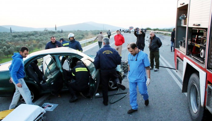 Κρήτη: Τρεις νεκροί μετά από σφοδρή μετωπική σύγκρουση στο Ηράκλειο