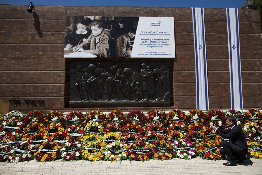 ΒΙΝΤΕΟ: Η ζωή σταμάτησε για ένα λεπτό στο Ισραήλ στη μνήμη των θυμάτων του Ολοκαυτώματος