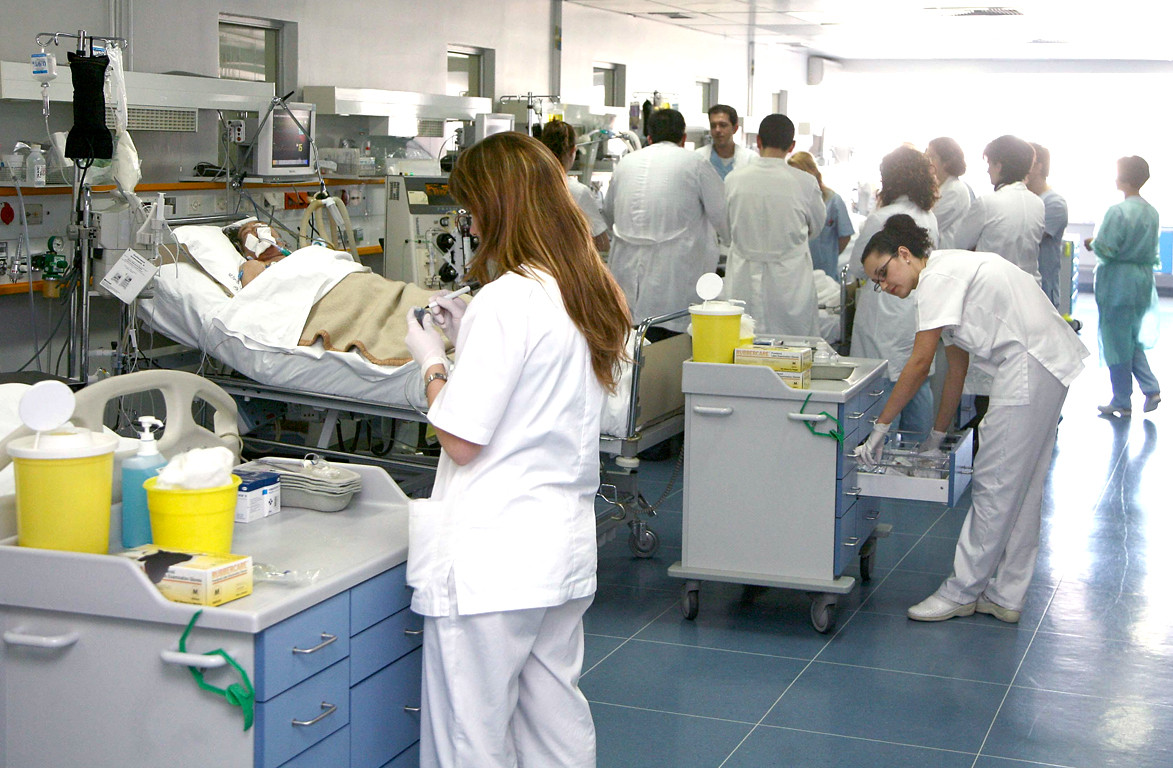 Ιατρικός Σύλλογος Αθηνών: Πάνω από 2 μήνες περιμένουν οι καρκινοπαθείς για ακτινοθεραπεία στα νοσοκομεία