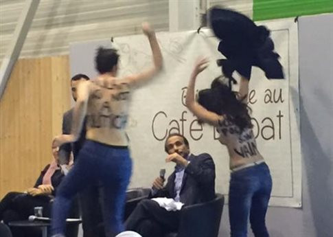 Γυμνές Femen εναντίον ισλαμολόγου: «Ο Αλλάχ δεν είναι πολιτικός!»