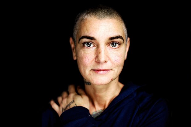 Η οργισμένη επιστολή της Sinead O’ Connor: «Με αφήσατε να πεθάνω»