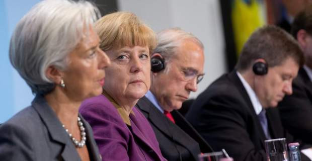 Le Monde: Το περίεργο παιχνίδι του ΔΝΤ στην ελληνική κρίση – Η «καφκική» κατάσταση