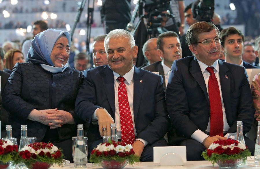 Τουρκία: Παραιτήθηκε ο Νταβούτογλου – Νέος αρχηγός του AKP ο Μπιναλί Γιλντιρίμ