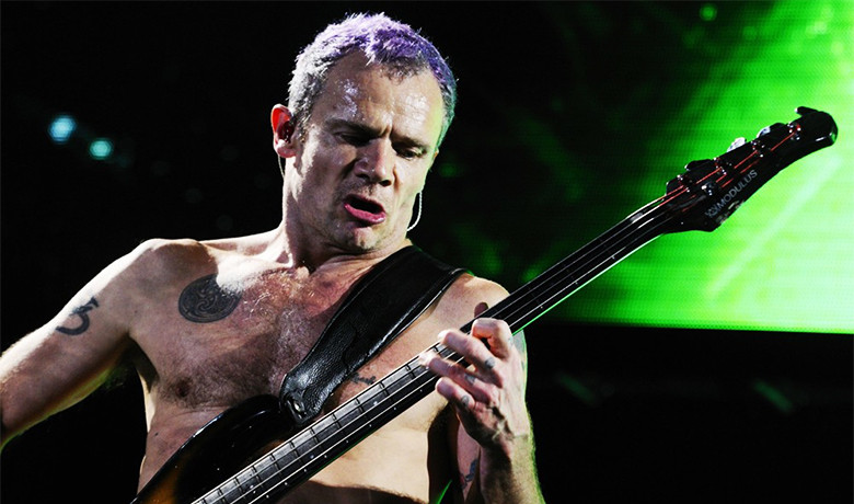 «Το Ροκ Πέθανε», δήλωσε ο μπασίστας των Red Hot Chili Peppers