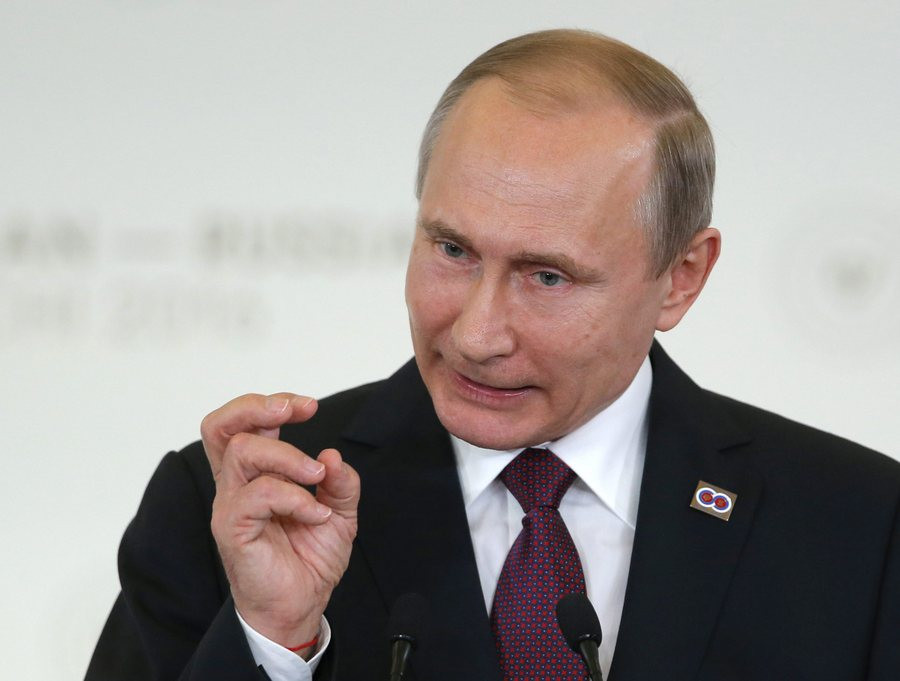Ο Πούτιν αναζητά τρόπο να βγάλει τη Ρωσία από την ύφεση