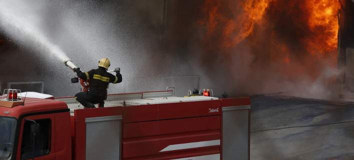 Πυρκαγιά σε διαμέρισμα στη Νέα Σμύρνη – Απεγκλωβίστηκε ηλικιωμένος