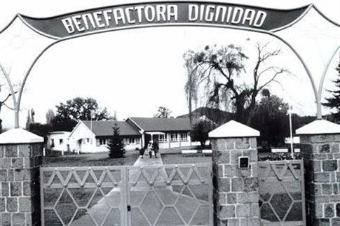 Colonia Dignidad: Η διαβόητη αποικία βασανιστηρίων στη Χιλή του Πινοτσέτ