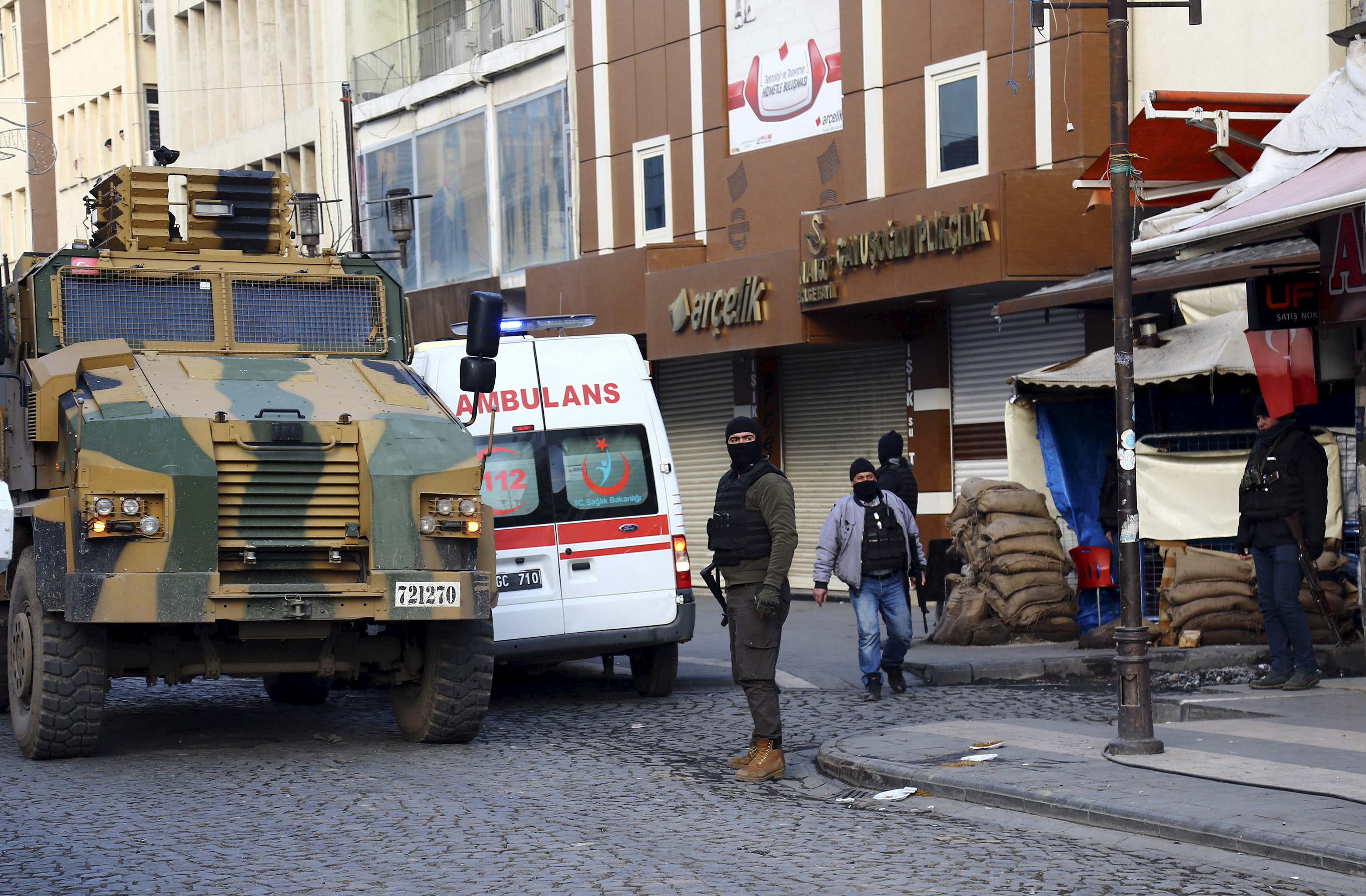 Τουρκία: Στρατιωτικός νόμος γύρω από το Ντιγιάρμπακιρ