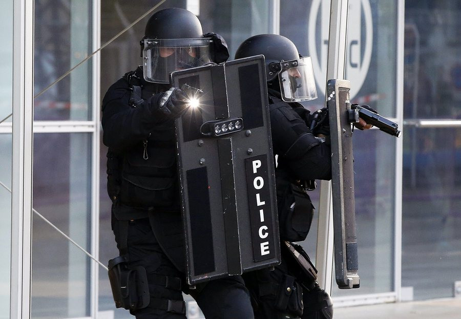 Πάνω από 13.000 αστυνομικοί στους δρόμους της Γαλλίας ενόψει Euro 2016