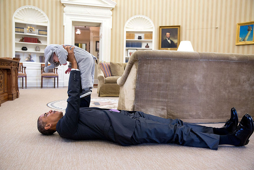 Σε εικόνες: 2 εκ. φωτογραφίες σε 8 χρόνια ή πώς είναι, να είσαι ο φωτογράφος του Ομπάμα