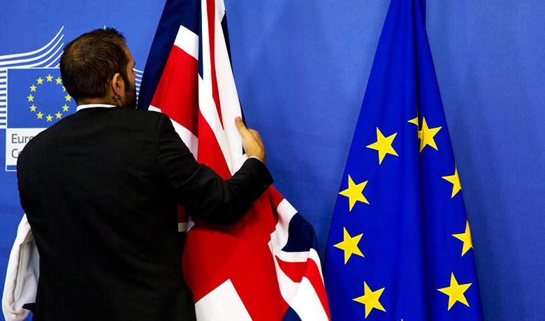 Στην αντεπίθεση η ΕΕ: Να τελειώνουμε με τους Βρετανούς