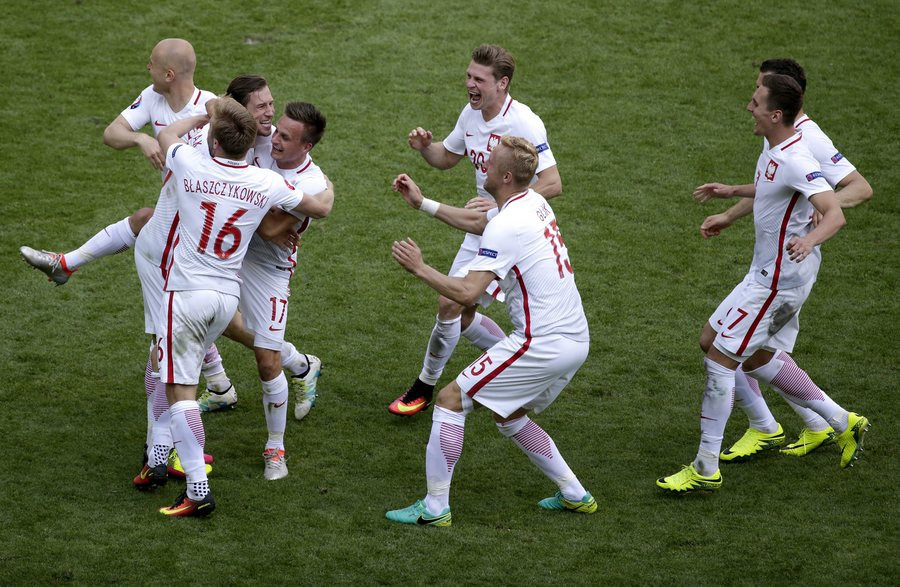 Κρίθηκε στα πέναλντι: Η Πολωνία στους «8» του Euro 2016, η Ελβετία αποχαιρετά