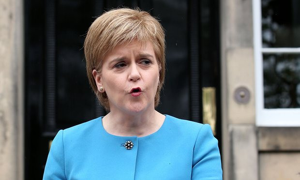 Το κοινοβούλιο της Σκωτίας απειλεί να μπλοκάρει το Brexit