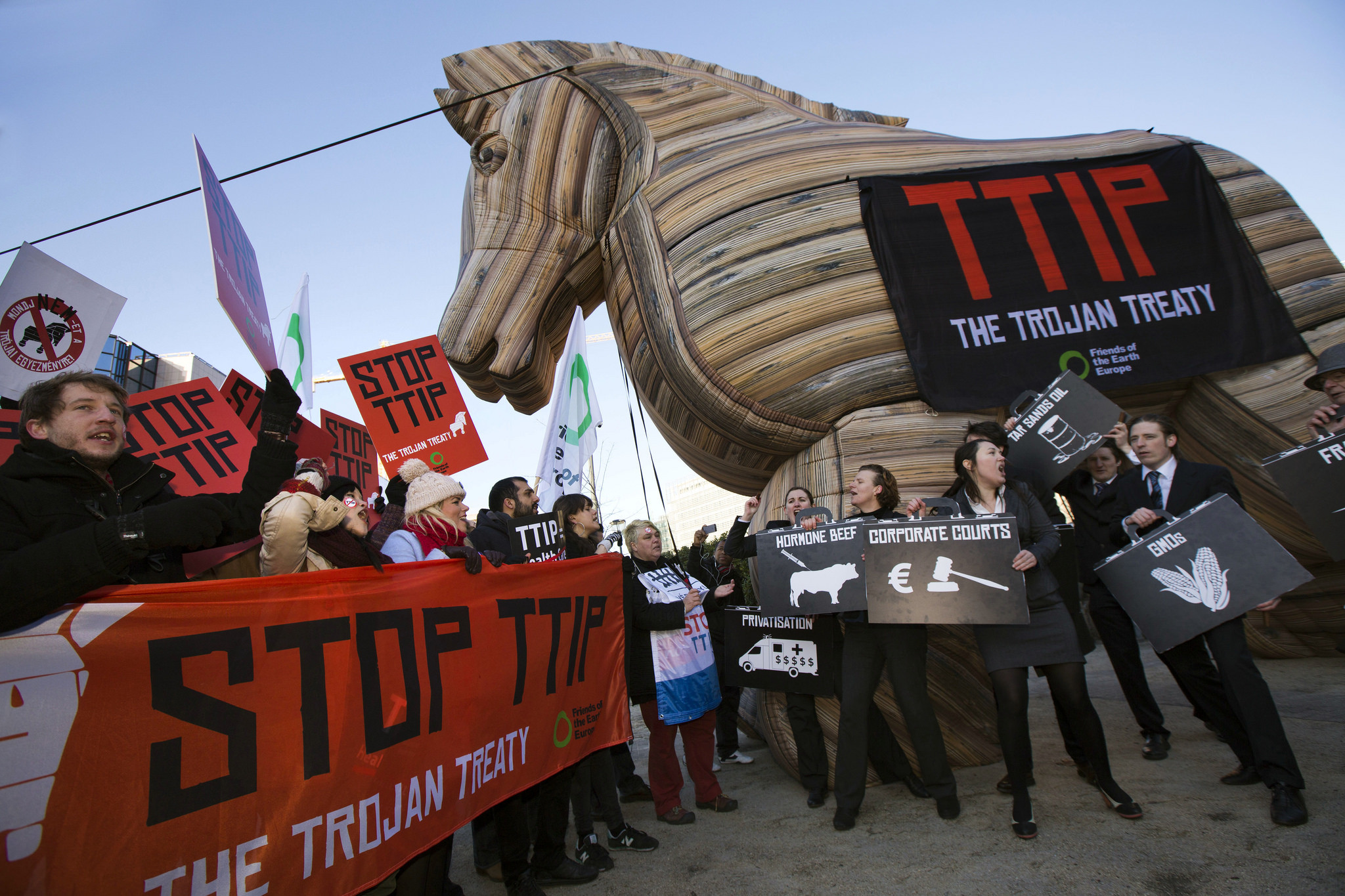 Ο δήμος Ηρακλείου αυτο-ανακηρύχτηκε ελεύθερη ζώνη από τις συμφωνίες TTIP-CETA