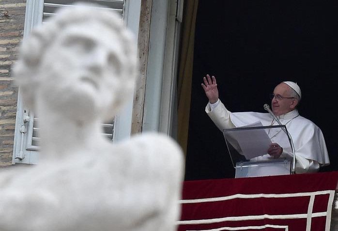 Πάπας Φραγκίσκος: Η Εκκλησία πρέπει να ζητήσει συγγνώμη από τους ομοφυλόφιλους