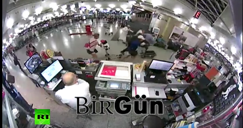 Νέο σοκαριστικό βίντεο από την ώρα της επίθεσης στο Ατατούρκ