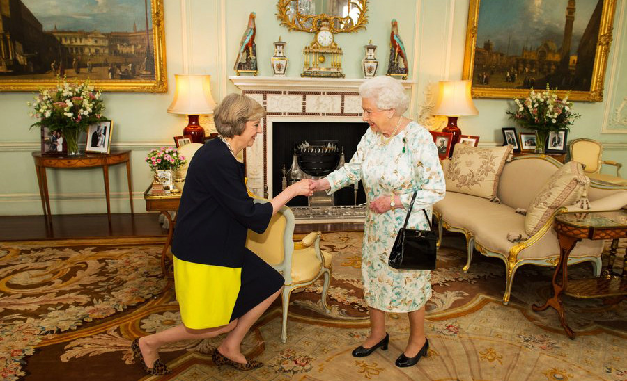 Πρωθυπουργός της Βρετανίας η Τερέζα Μέι… και επίσημα