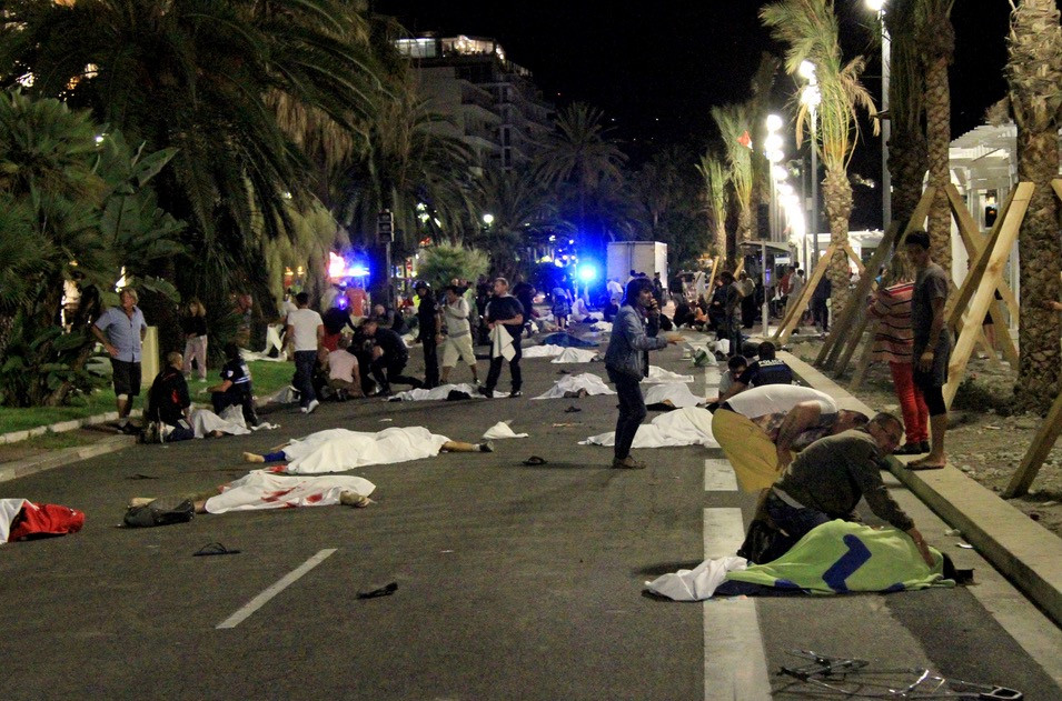 Οι αυτόπτες μάρτυρες περιγράφουν καρέ – καρέ τη φρίκη στη Νίκαια