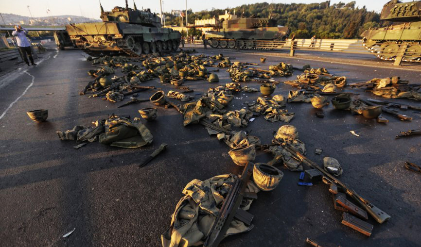 Ο Ερντογάν ανέκτησε τον έλεγχο: Εκκαθαρίσεις σε Στρατό και Δικαιοσύνη [Βίντεο]
